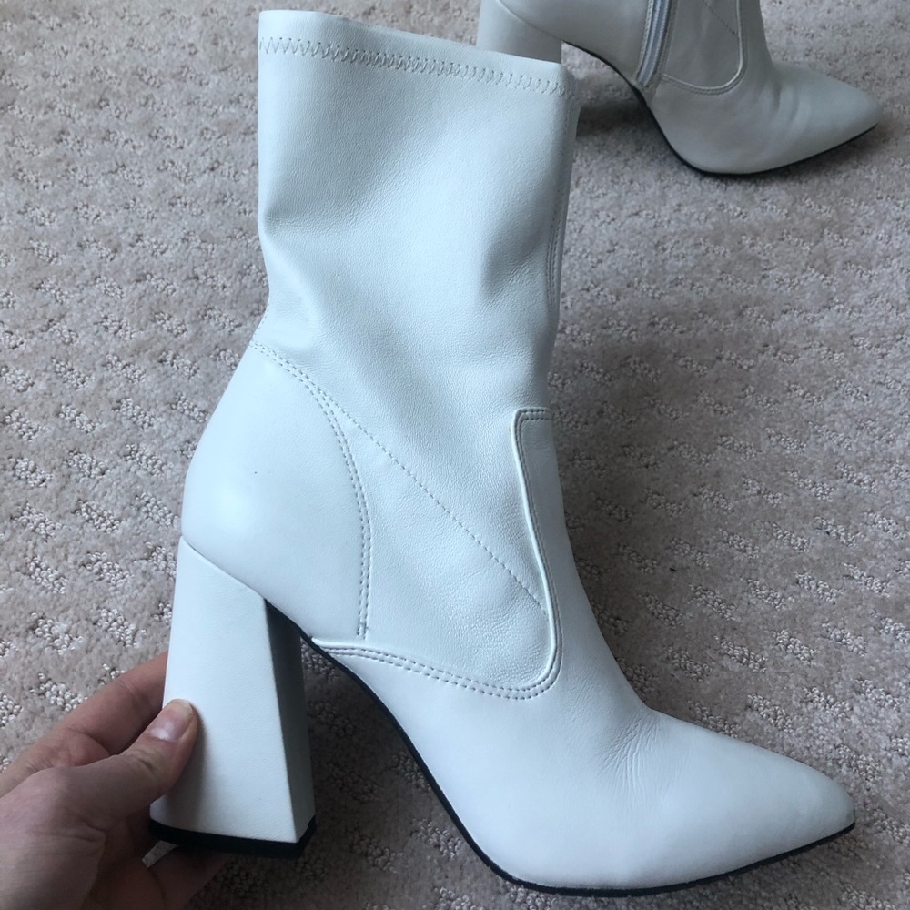 White Kenneth Cole leather heeled booties
